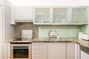 Luxurious and Bright, 5 min walk to city center