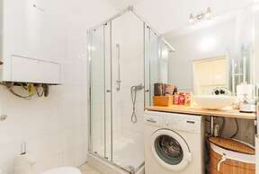 Luxurious and Bright, 5 min walk to city center