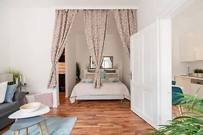 Luxurious and Bright, 5 min walk to city center