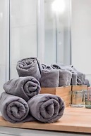 Luxurious and Bright, 5 min walk to city center