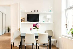 Luxurious and Bright, 5 min walk to city center