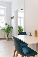 Luxurious and Bright, 5 min walk to city center