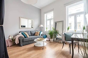 Luxurious and Bright, 5 min walk to city center