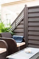 Luxurious and Bright, 5 min walk to city center