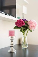 Luxurious and Bright, 5 min walk to city center