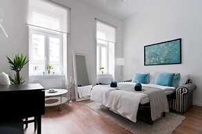 Luxurious and Bright, 5 min walk to city center