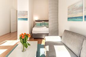 Luxurious and Bright, 5 min walk to city center