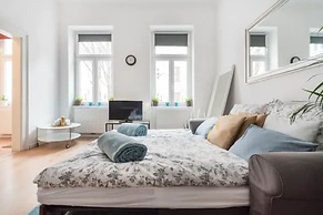 Luxurious and Bright, 5 min walk to city center