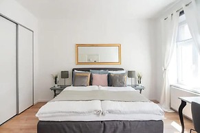 Luxurious and Bright, 5 min walk to city center