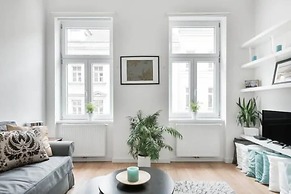 Luxurious and Bright, 5 min walk to city center