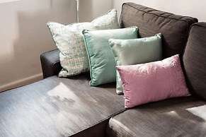 Luxurious and Bright, 5 min walk to city center