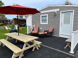 Sandpiper Cottage 3 Bedroom Home by RedAwning