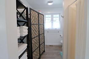 Sandpiper Cottage 3 Bedroom Home by RedAwning