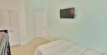 Las Verandas 2 Bedroom Home by RedAwning