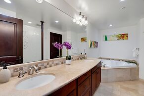 Waipouli D405 2 Bedroom Condo by RedAwning