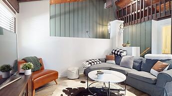 Lakeview Lodge #1 2 Bedroom Condo by RedAwning