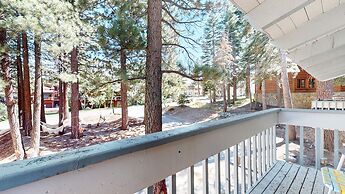 Lakeview Lodge #1 2 Bedroom Condo by RedAwning