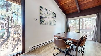 Lakeview Lodge #1 2 Bedroom Condo by RedAwning