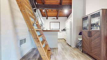 Lakeview Lodge #1 2 Bedroom Condo by RedAwning