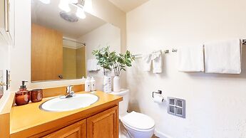 Courchevel #5 2 Bedroom Condo by RedAwning