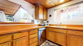 Courchevel #5 2 Bedroom Condo by RedAwning