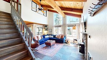 Courchevel #5 2 Bedroom Condo by RedAwning