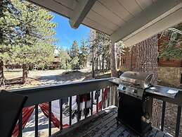 Lakeview Lodge #2 2 Bedroom Condo by RedAwning