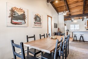 Lakeview Lodge #2 2 Bedroom Condo by RedAwning