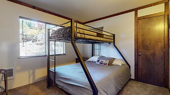 Lakeview Lodge #2 2 Bedroom Condo by RedAwning