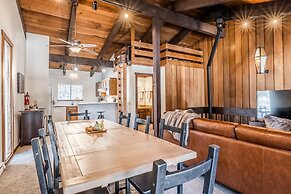 Lakeview Lodge #2 2 Bedroom Condo by RedAwning