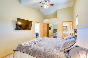 Cozy Colorado Retreat w/ Deck, Grill & Pool Access