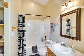 Cozy Colorado Retreat w/ Deck, Grill & Pool Access