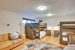 Cozy Colorado Retreat w/ Deck, Grill & Pool Access