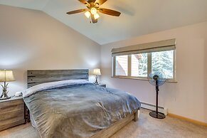 Cozy Colorado Retreat w/ Deck, Grill & Pool Access