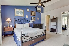 6 Mi to Disney: Family-friendly Condo in Kissimmee