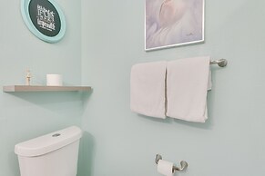 6 Mi to Disney: Family-friendly Condo in Kissimmee