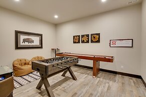 South Dakota Retreat w/ Hot Tub, Fire Pit & Grill!