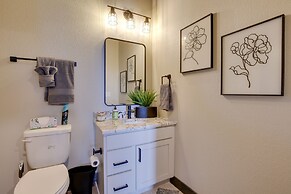 South Dakota Retreat w/ Hot Tub, Fire Pit & Grill!