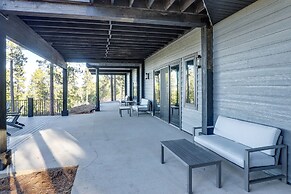 South Dakota Retreat w/ Hot Tub, Fire Pit & Grill!