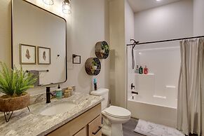 South Dakota Retreat w/ Hot Tub, Fire Pit & Grill!