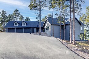 South Dakota Retreat w/ Hot Tub, Fire Pit & Grill!