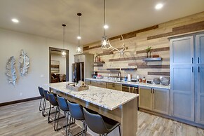 South Dakota Retreat w/ Hot Tub, Fire Pit & Grill!