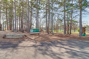 Fairfield Bay Retreat w/ Fireplaces & Lake Access