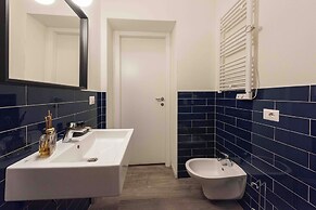 Poliziano Apartment by Mmega