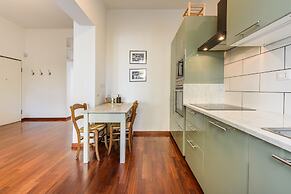 Poliziano Apartment by Mmega