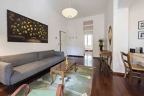 Poliziano Apartment by Mmega
