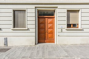 Poliziano Apartment by Mmega