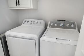 Luxury Escape at The Noir: 3br, Hot Tub, & Steps From Main St!