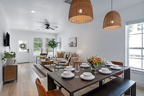 Luxury Escape at The Noir: 3br, Hot Tub, & Steps From Main St!