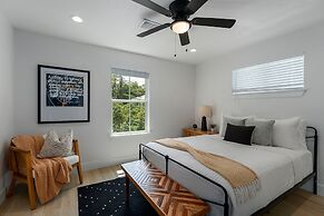 Luxury Escape at The Noir: 3br, Hot Tub, & Steps From Main St!